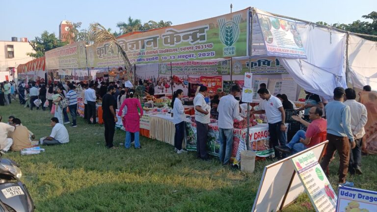 Tremendous Sales of University Seeds at Farmers’ Fair