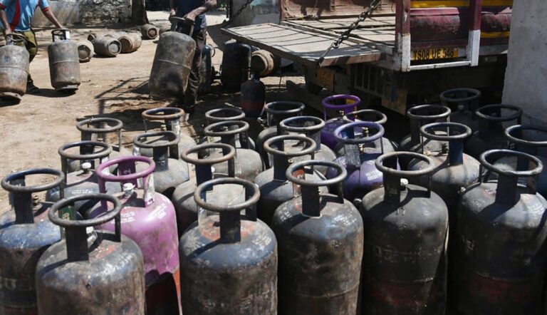 Commercial LPG price hiked by Rs 993 per 19-kg cylinder